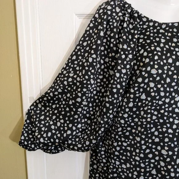 Umgee Black Satin Animal Print 3/4 Bubble Sleeve Hi-Lo Tunic Top - size L NWT - Picture 4 of 9